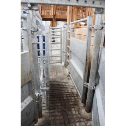 Panneau droit tôlé réglable avec lisse fixe