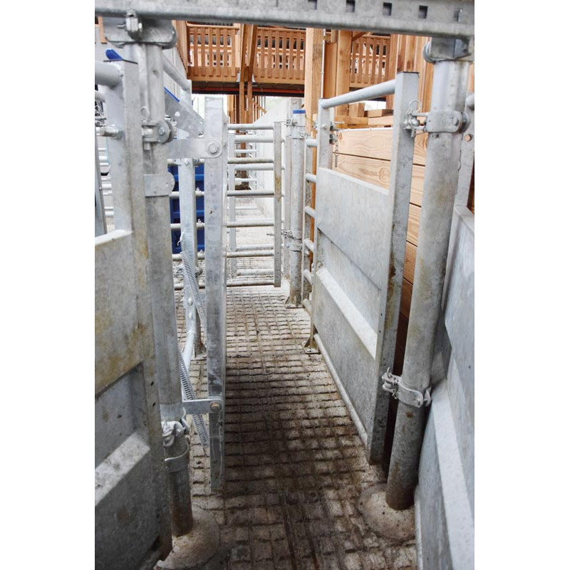 Panneau droit tôlé réglable avec lisse fixe