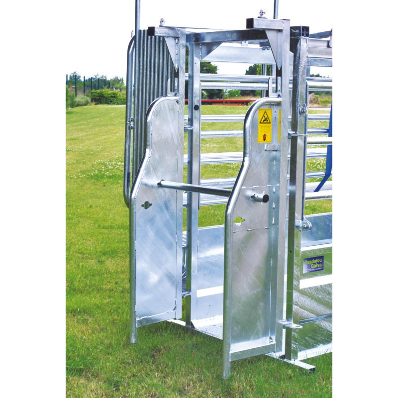 Cage de manipulation LFM - Parois largeur fixe - Panneaux latéraux tôlés à partie haute ouvrante Cage de manipulation LFM - Parois largeur fixe - Panneaux latéraux tôlés à partie haute ouvrante