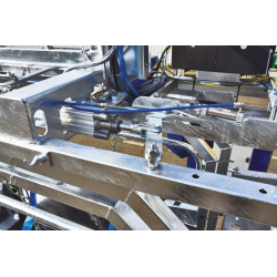 Cage de contention LVAP - 4 portillons - Parois largeur variable - Panneaux latéraux ouvrants avec portillons Cage de contention LVAP - 4 portillons - Parois largeur variable - Panneaux latéraux ouvrants avec portillons