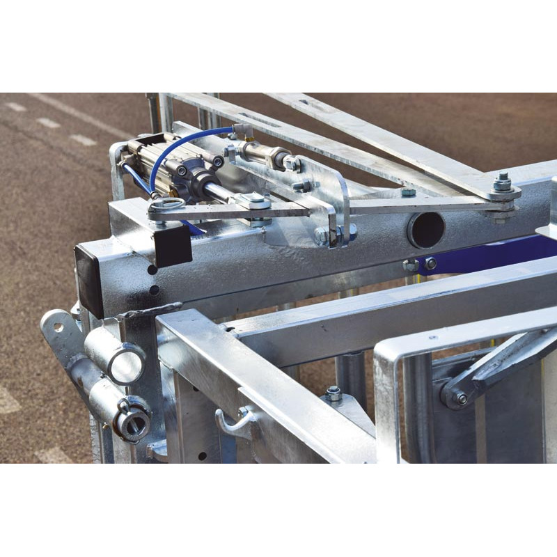 Cage de contention LVAP - 4 portillons - Parois largeur variable - Panneaux latéraux ouvrants avec portillons Cage de contention LVAP - 4 portillons - Parois largeur variable - Panneaux latéraux ouvrants avec portillons