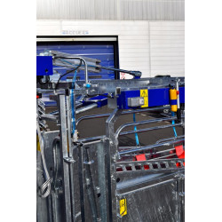 Système de poussée anti-recul pneumatique pour cages manuelles