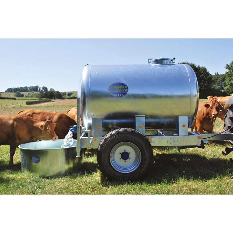 Pneu route 385/65 R22,5 - 8 trous