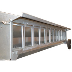 Nourrisseur sur roues pour agneaux