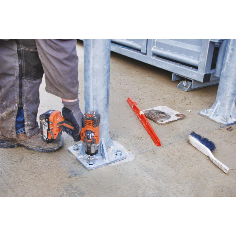 Poteau nu sur platine Ø 102 mm - H. 1,68 m - Epais. 4 mm