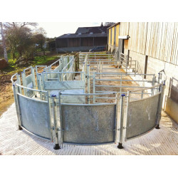 Module d'entrée de couloir avec poteaux à sceller