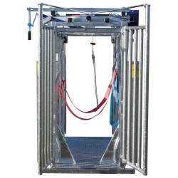 Cage de contention LFM - 4 portillons - Parois largeur fixe - Panneaux latéraux Cage de contention LFM - 4 portillons - Parois largeur fixe - Panneaux latéraux