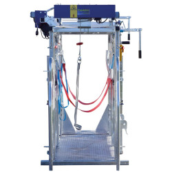 Cage de contention LFM - 4 portillons - Parois largeur fixe - Panneaux latéraux Cage de contention LFM - 4 portillons - Parois largeur fixe - Panneaux latéraux