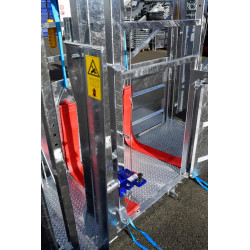 Cage de contention LFM - 4 portillons - Parois largeur fixe - Panneaux latéraux Cage de contention LFM - 4 portillons - Parois largeur fixe - Panneaux latéraux