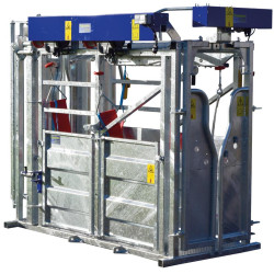 Cage de contention LFM - 4 portillons - Parois largeur fixe - Panneaux latéraux Cage de contention LFM - 4 portillons - Parois largeur fixe - Panneaux latéraux