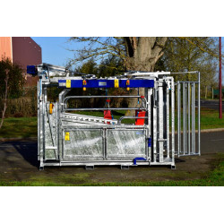 Cage de contention LVM - 4 portillons - Parois largeur variable - Panneaux latéraux Cage de contention LVM - 4 portillons - Parois largeur variable - Panneaux latéraux