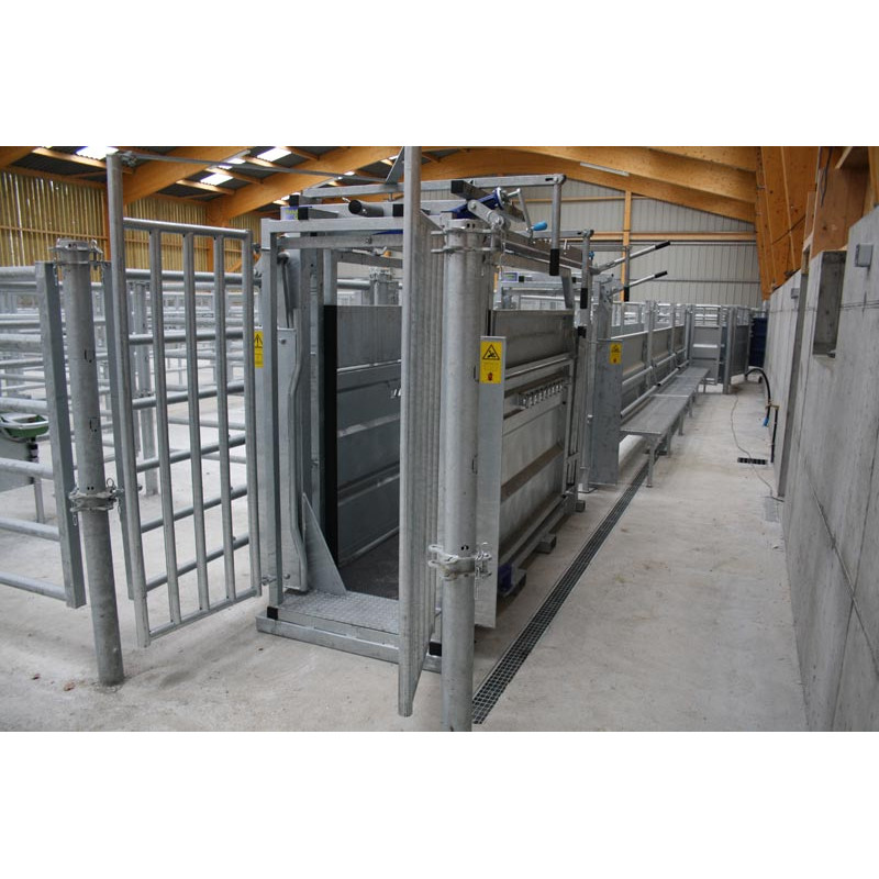 Cage de contention LVM - Panneaux tôlés - Parois largeur variable - Panneaux latéraux tôlés Cage de contention LVM - Panneaux tôlés - Parois largeur variable - Panneaux latéraux tôlés