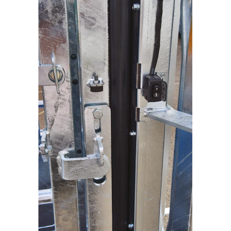 Cage de contention LVAP - 4 portillons - Parois largeur variable - Panneaux latéraux ouvrants avec portillons
