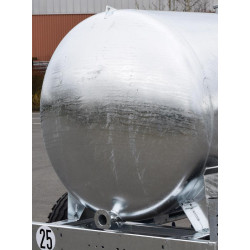 Citerne à eau 4400 litres sur châssis roulant " Cour de ferme" - remorque citerne eau Citerne à eau 4400 litres sur châssis roulant " Cour de ferme" - remorque citerne eau