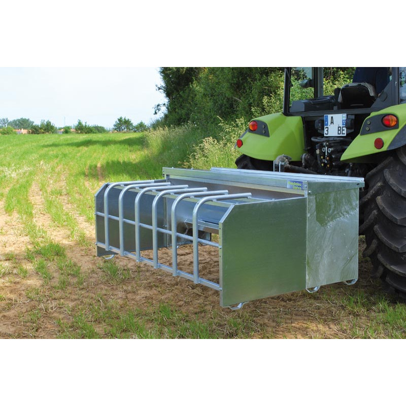 Nourrisseur sélectif 265 L avec simple parc pour agneaux Nourrisseur sélectif 265 L avec simple parc pour agneaux